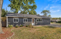 2424 E WASHINGTON Drive, Urbana, IL 61802