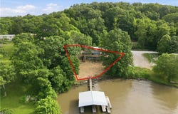 173 Bayshore Lane, Edwards, MO 65326