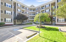 989 East St, Dedham, MA 02026