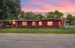 2224 N Clifton Avenue, Springfield, MO 65803