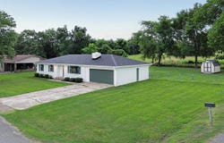 1 Lakeview Cir, Clarksville, AR 72830