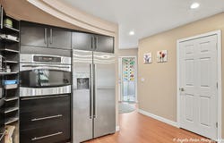 949 Ridgefield Lane, Wheeling, IL 60090