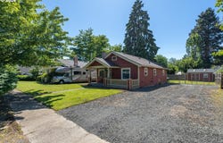807 S PEARL St, Centralia, WA 98531