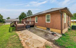 305 E Elm Street, Polo, MO 64671