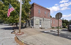 701 Henry Street, Alton, IL 62002