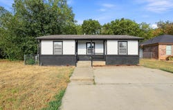 915 N Throckmorton Street, Sherman, TX 75090
