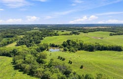 1 State Route D, Savannah, MO 64485