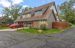 2911 SW Foxcroft 1 CT, Topeka, KS 66614