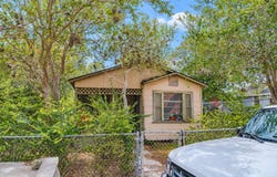 612 W Avenue D, Robstown, TX 78380