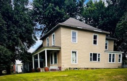207 S 3rd St, Montezuma, IA 50171