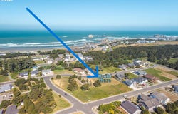 2732 LINCOLN Ave, Bandon, OR 97411