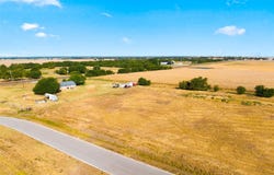 103 PR 711, Lott, TX 76656