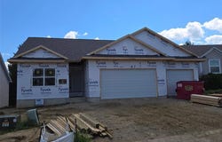 4172 Lakeview Dr SW, Cedar Rapids, IA 52404