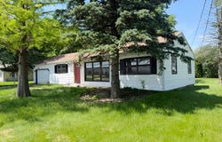 424 S 3000 W Road, Kankakee, IL 60901