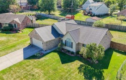 1048 Twelve Oaks Drive, Lawrenceburg, KY 40342