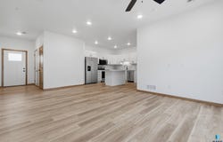 2806 S Broek Dr, Sioux Falls, SD 57106