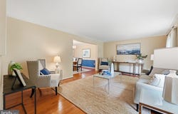 15 MIDDLEBRIDGE Court, SILVER SPRING, MD 20906