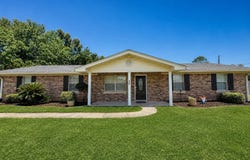904 Waveland Avenue, Waveland, MS 39576