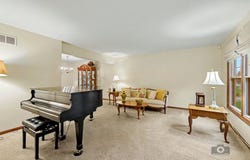 1613 Chestnut Hill Road, Plainfield, IL 60586