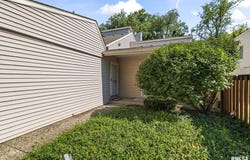 5 COUNTRY Place, Springfield, IL 62703