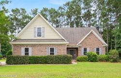 330 Crown Pointe Drive, Hampstead, NC 28443