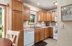 808 Cedar Dr, La Crescent, MN 55947