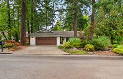 3715 DIVISION Ct, LakeOswego, OR 97035