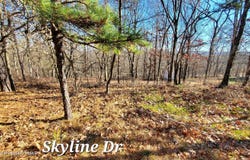 140A Skyline Drive, Bushkill, PA 18324