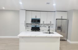 5708 W 84th Place, Burbank, IL 60459