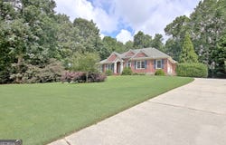 205 Hedgewick Way, Tyrone, GA 30290