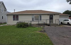 310 8th Ave SE, Pipestone, MN 56164
