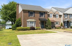 409 Lakepoint Drive, Gadsden, AL 35901