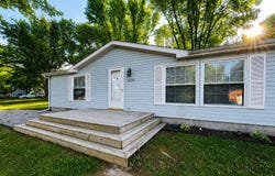 54598 Park Lane, Eau Claire, MI 49111