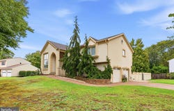 17 JOHN PAUL Drive, HAMILTON, NJ 08690