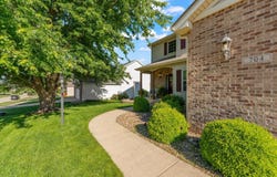 704 Hawk Drive, Mahomet, IL 61853