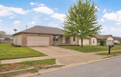 114 Spruce Avenue, Clever, MO 65631