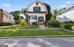 39 CLOVERDALE Avenue, UPPER DARBY, PA 19082