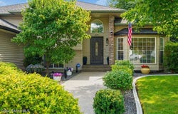 8290 N Summerfield Loop, Hayden, ID 83835