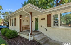 2104 PARKVIEW Drive, Springfield, IL 62704