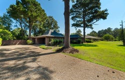1521 Old Amy RD, LAUREL, MS 39440