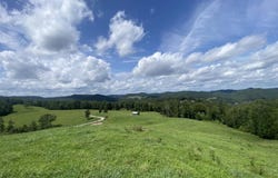 540 Sparrow Lane, Elkview, WV 25071
