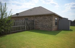 916 N Creek Dr, Woodward, OK 73801