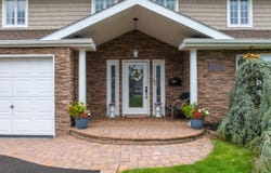 19 Clearwater Lane, West Islip, NY 11795