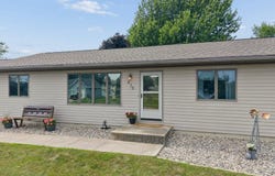 430 9th Street E, Hector, MN 55342