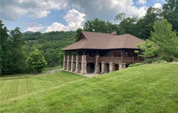 46 Settings Boulevard, Black Mountain, NC 28711
