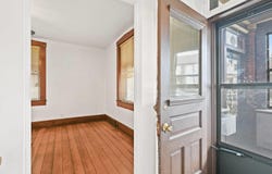 2052 Jackson Street, Dubuque, IA 52001