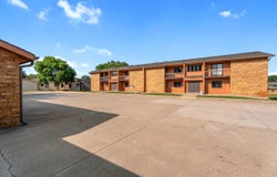 300 E 25th, Yankton, SD 57078