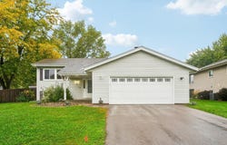 810 Clearbrook Lane, Vadnais Heights, MN 55127