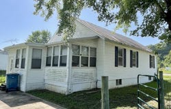 331 E MISSOURI Avenue, Chamois, MO 65024