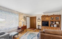 206 MELLINGER Circle, EPHRATA, PA 17522